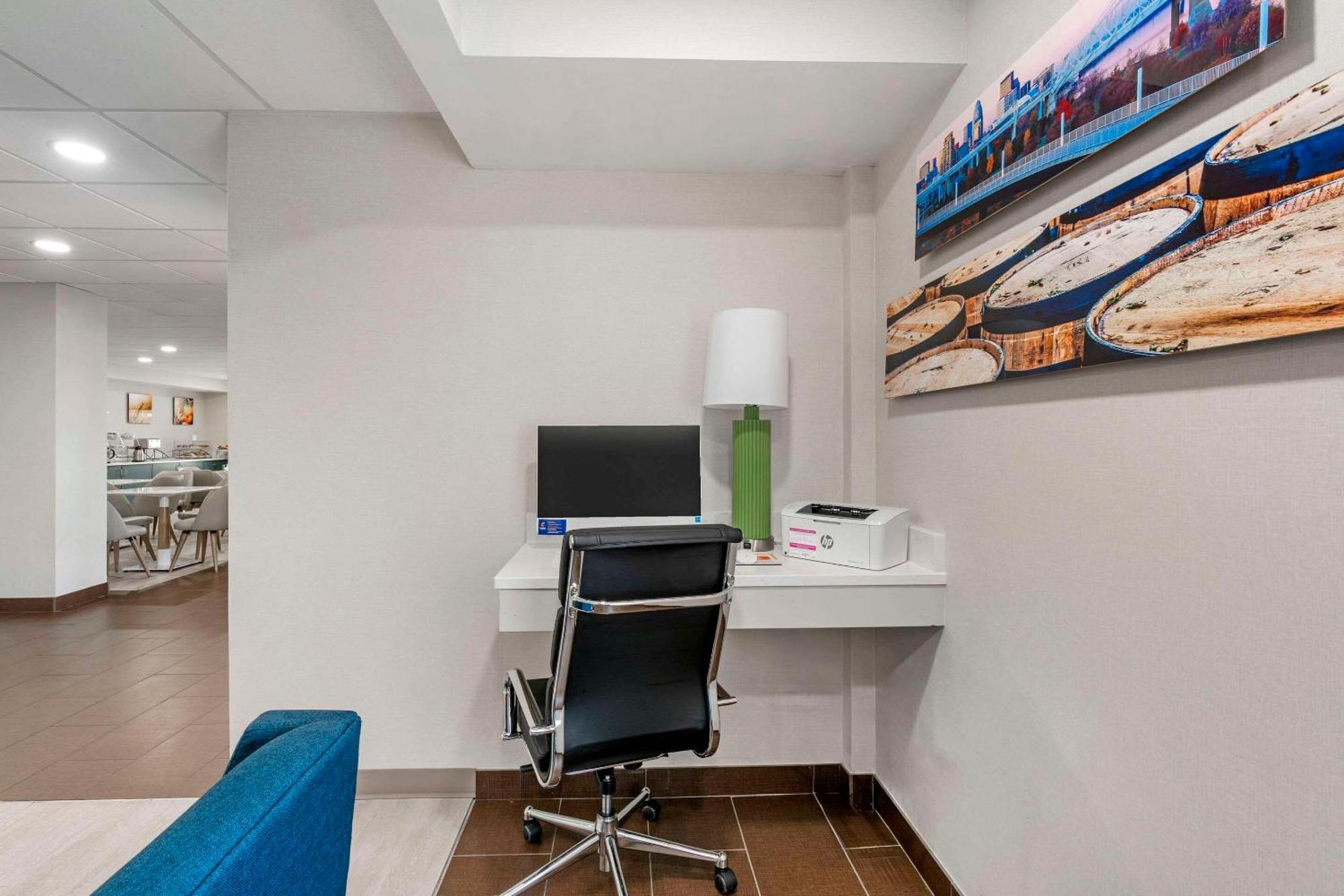 Comfort Inn & Suites Louisville Airport Fair & Expo Εξωτερικό φωτογραφία