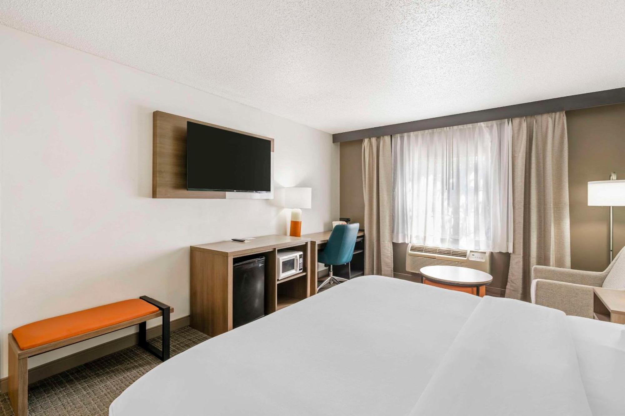 Comfort Inn & Suites Louisville Airport Fair & Expo Εξωτερικό φωτογραφία