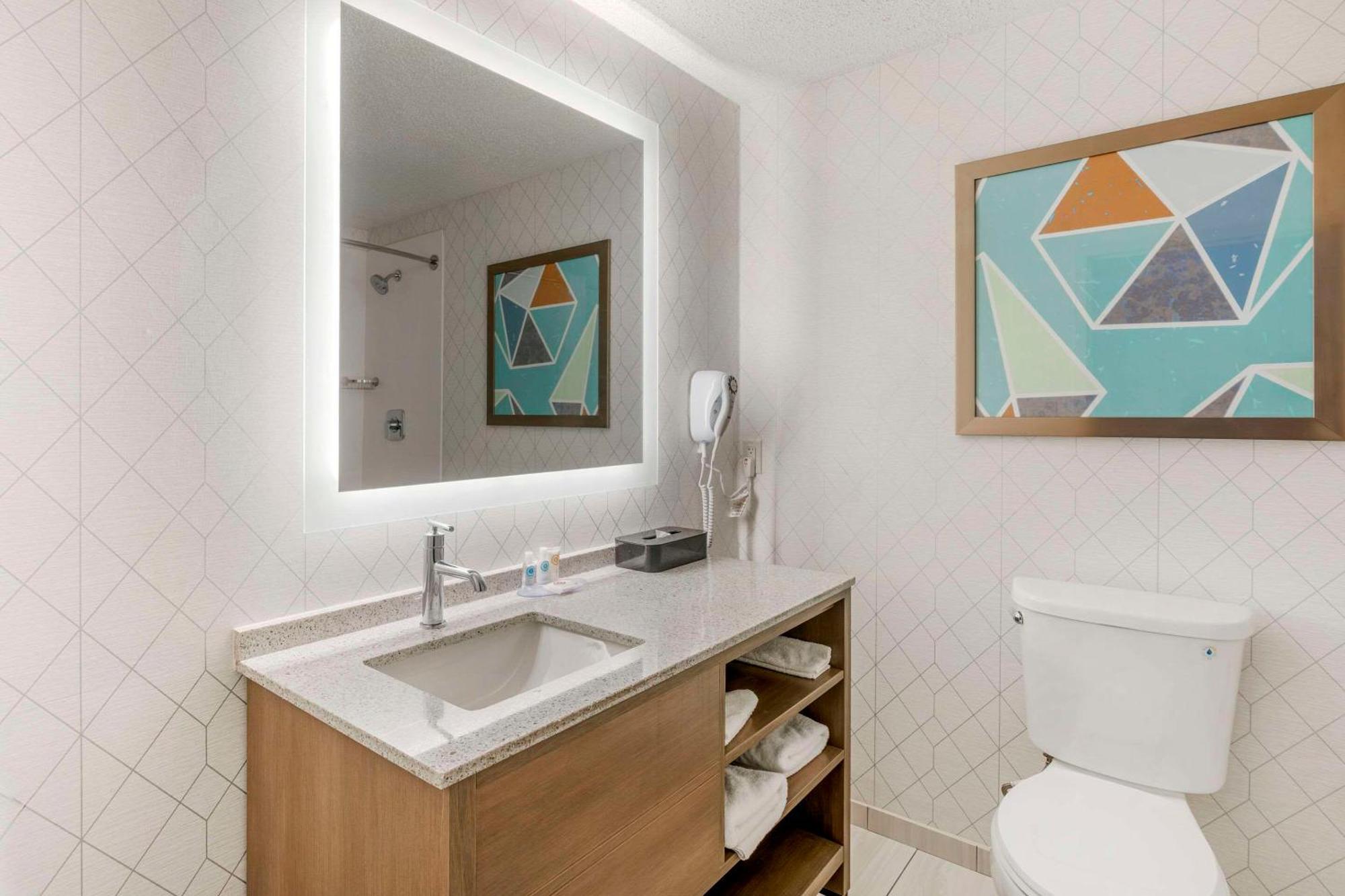 Comfort Inn & Suites Louisville Airport Fair & Expo Εξωτερικό φωτογραφία